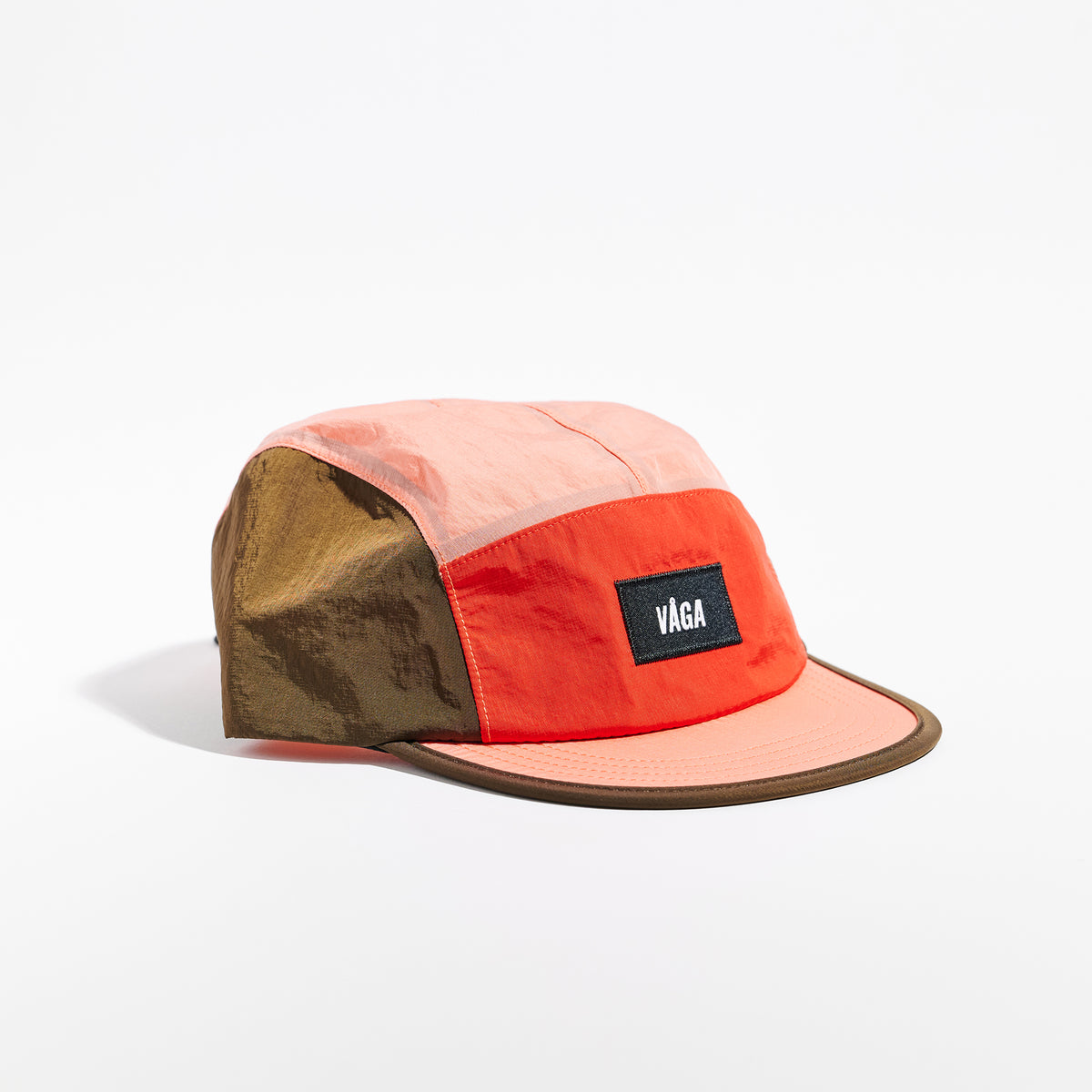 Pacer Cap - Flame Red / Coral / Brown — VÅGA running cap — detail view