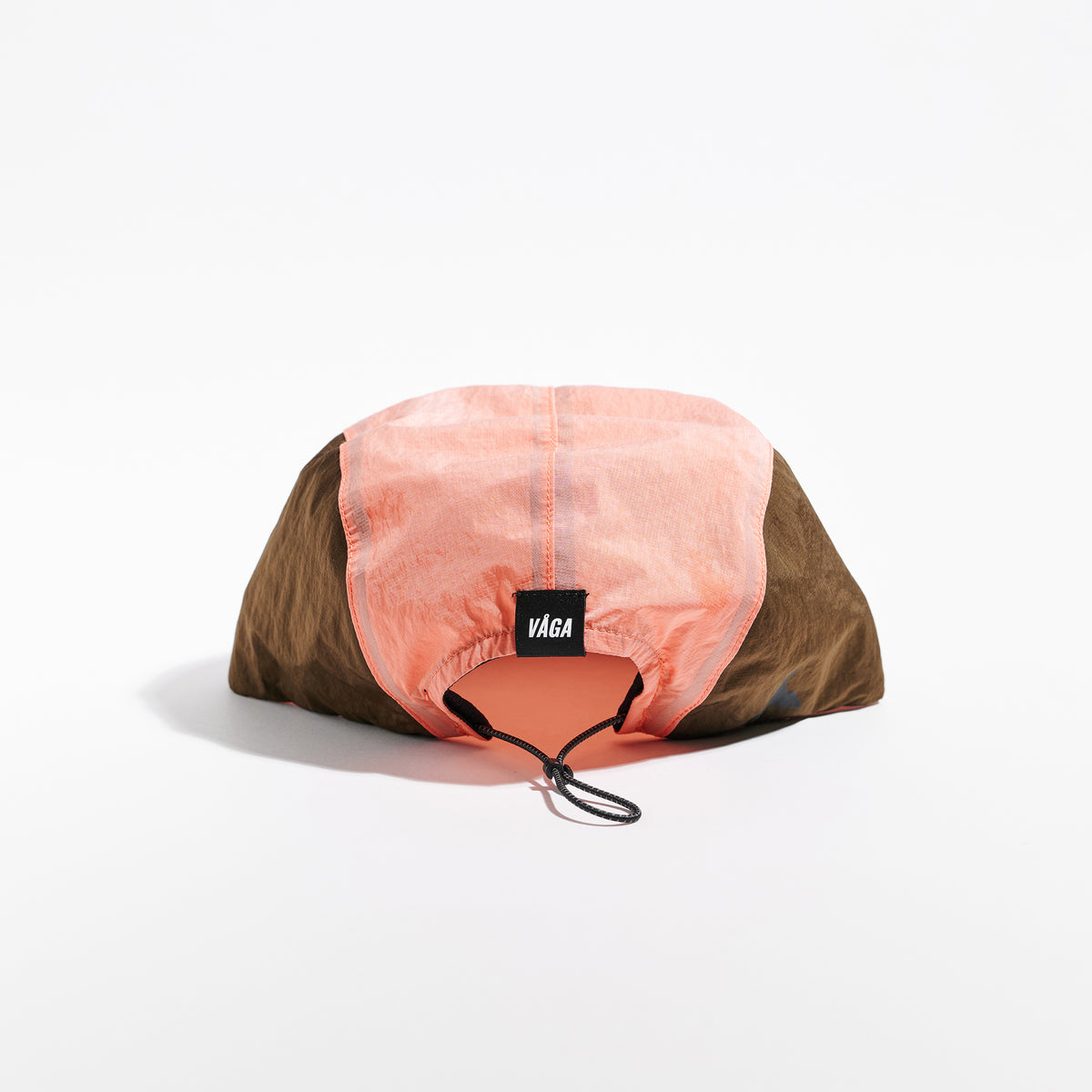Pacer Cap - Flame Red / Coral / Brown — VÅGA running cap — detail view (3)
