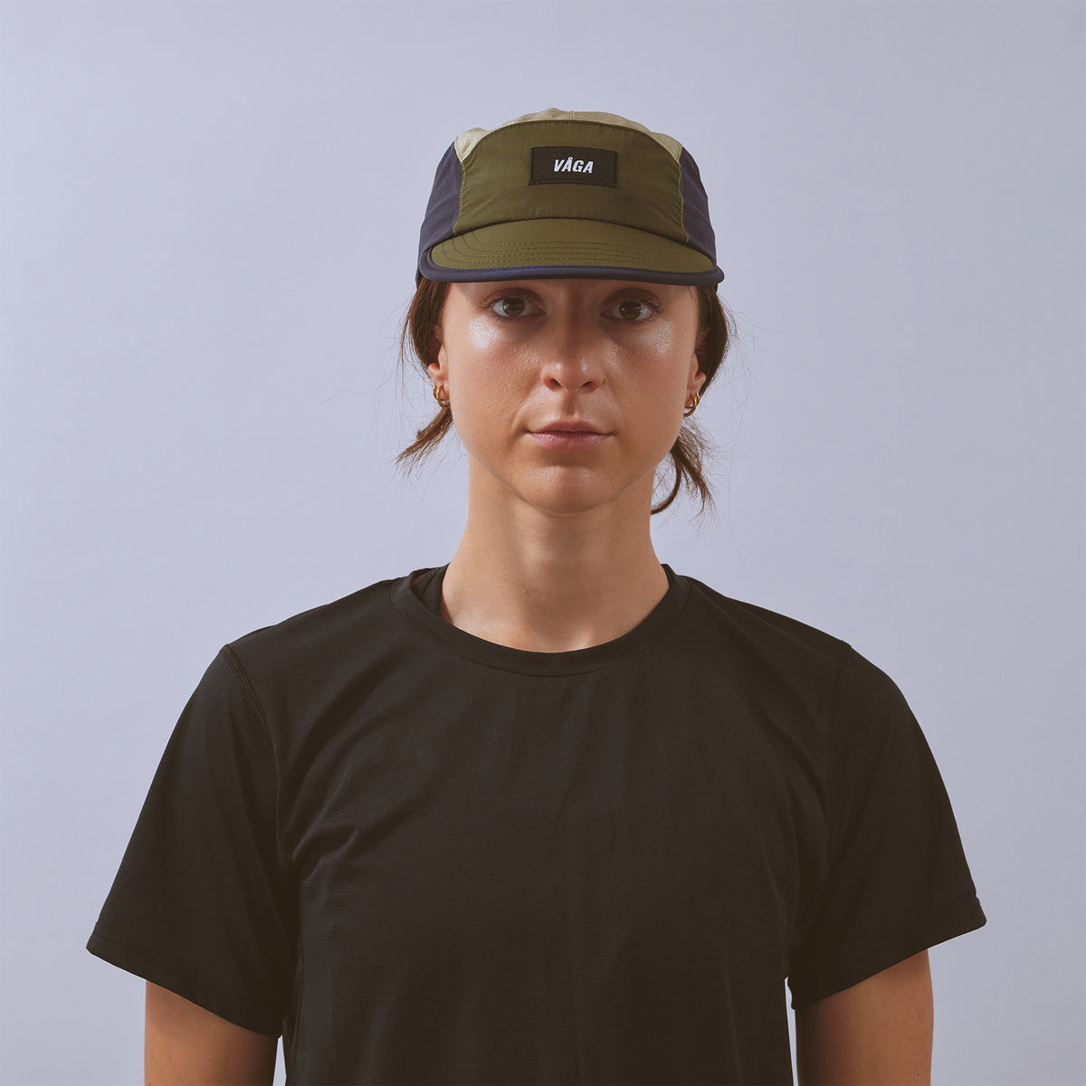 Pacer Cap - Navy Blue / Utility Green / Taupe — VÅGA running cap — worn