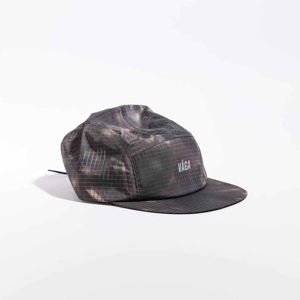 Night Club Cap 2.0 - Ember — VÅGA running cap — angled view
