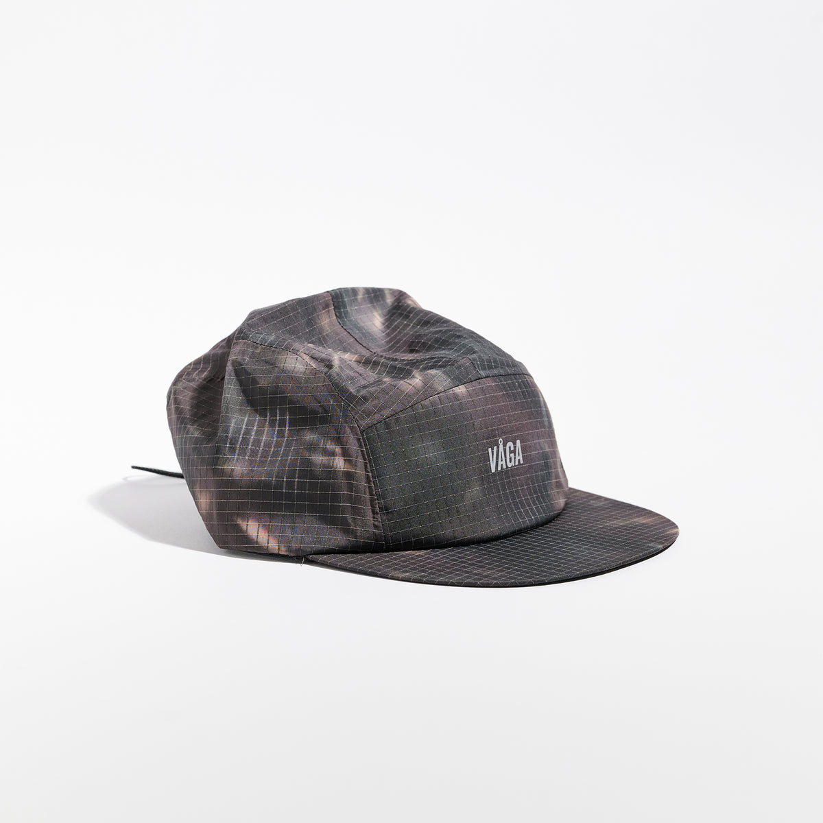 Night Club Cap 2.0 - Ember — VÅGA running cap — angled view