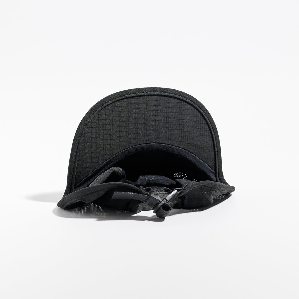 Transit Lite Cap - Black — VÅGA running cap — underside