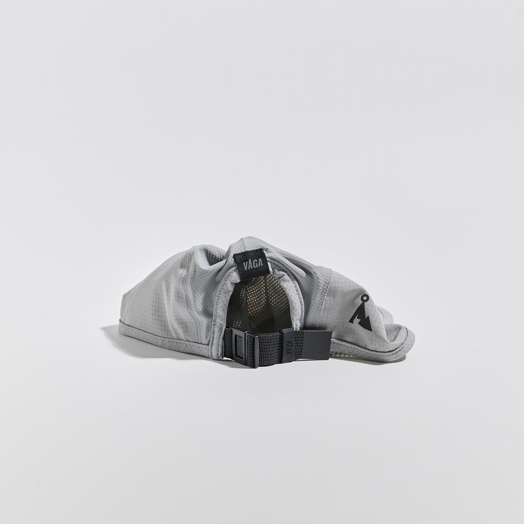 Transit Lite Cap - Aluminium Grey — VÅGA running cap — back view, unstructured construction