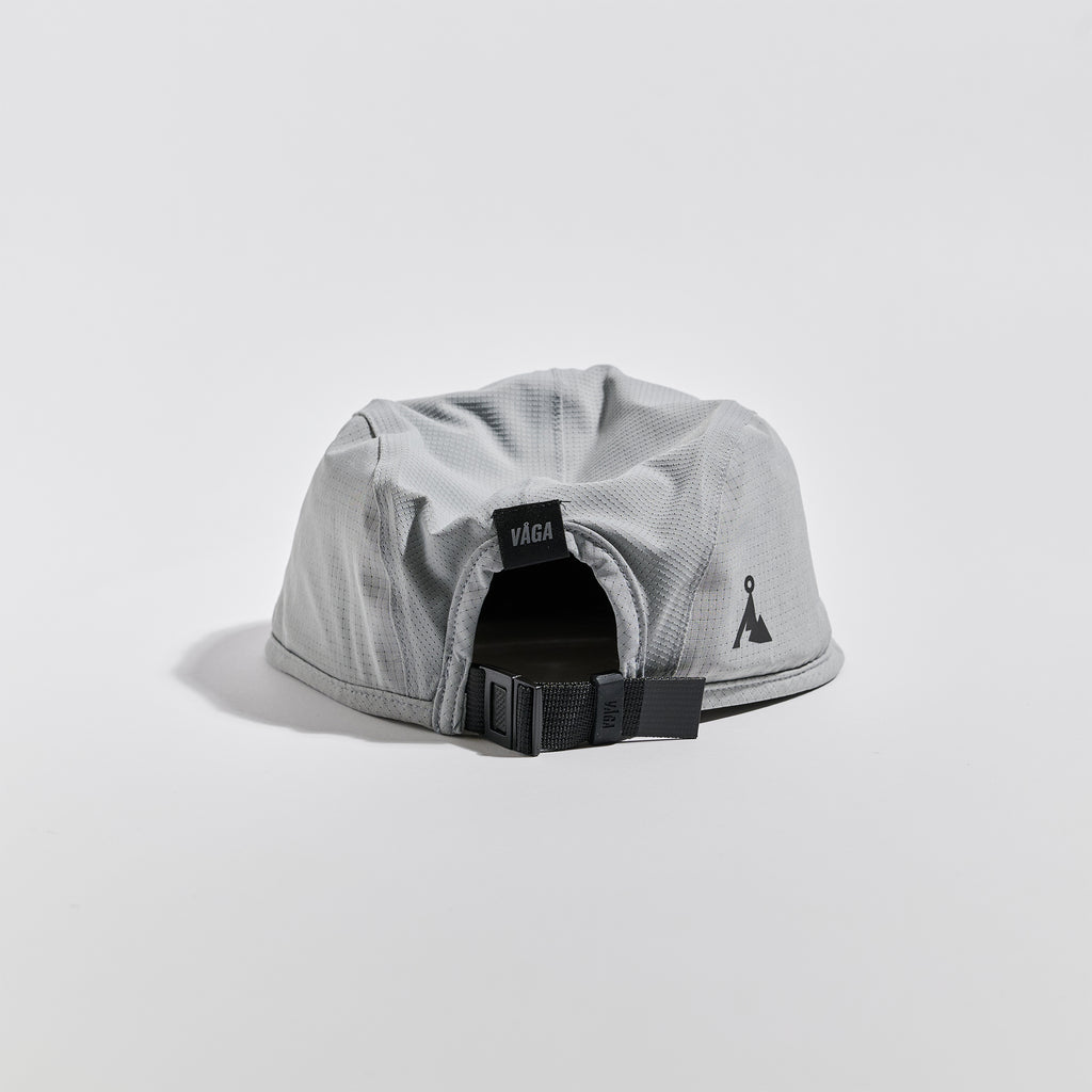 Transit Lite Cap - Aluminium Grey — VÅGA running cap — back view