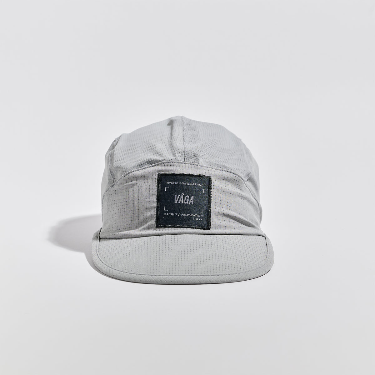 Transit Lite Cap - Aluminium Grey — VÅGA running cap — front view