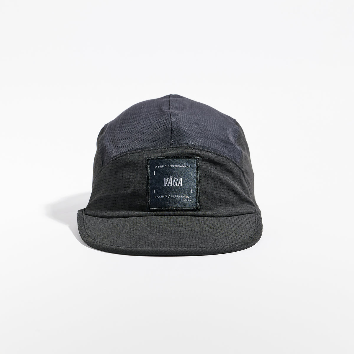 Transit Lite Cap - Black — VÅGA running cap — front view