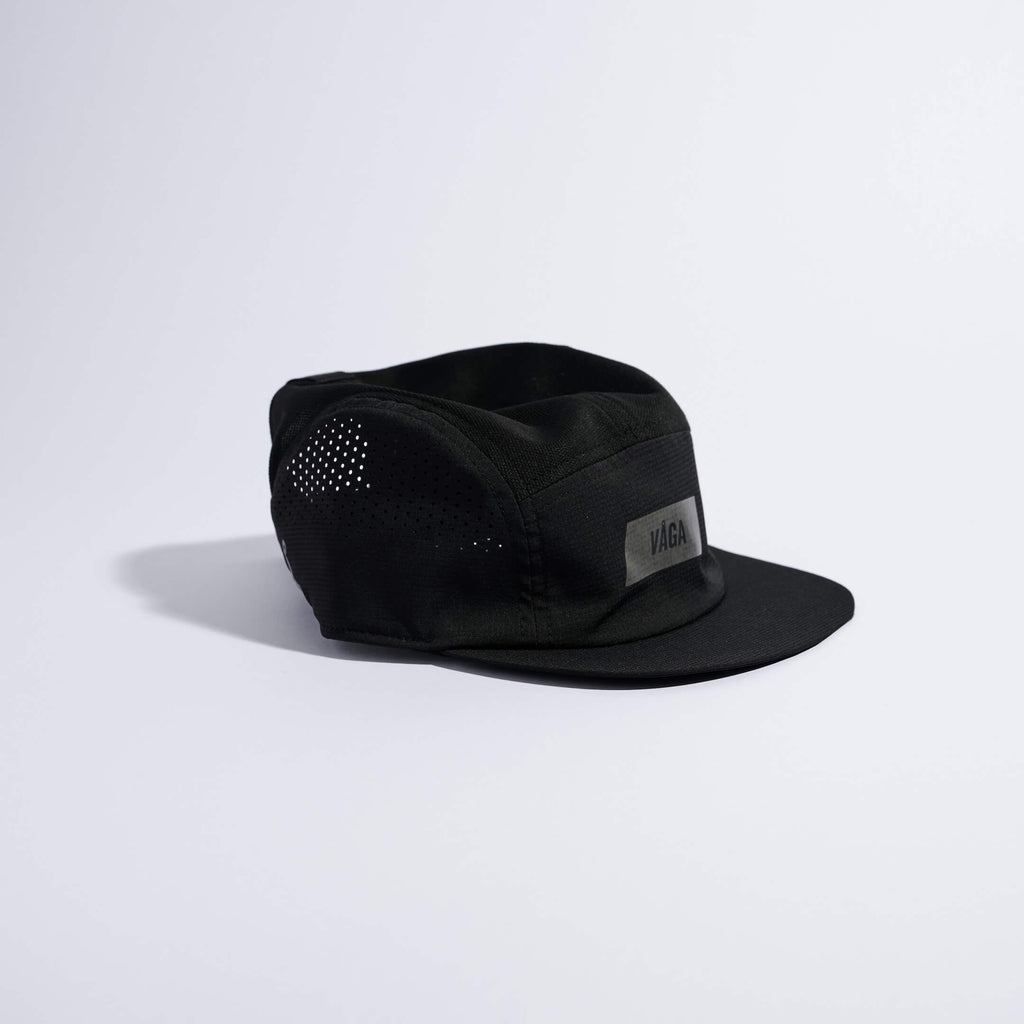 Feather Racing Cap - Black — VÅGA running cap — angled view