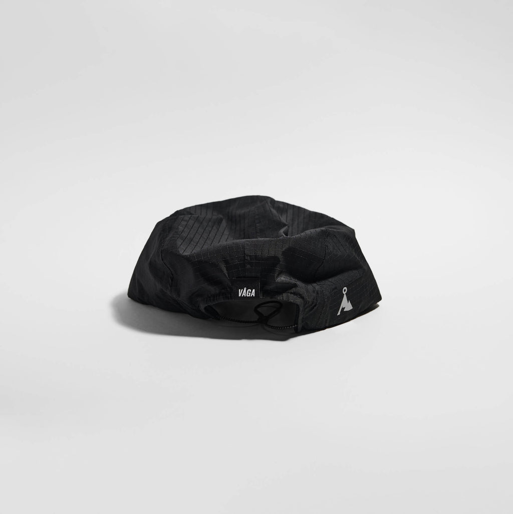 Night Club Cap 2.0 - Black — VÅGA running cap — back view