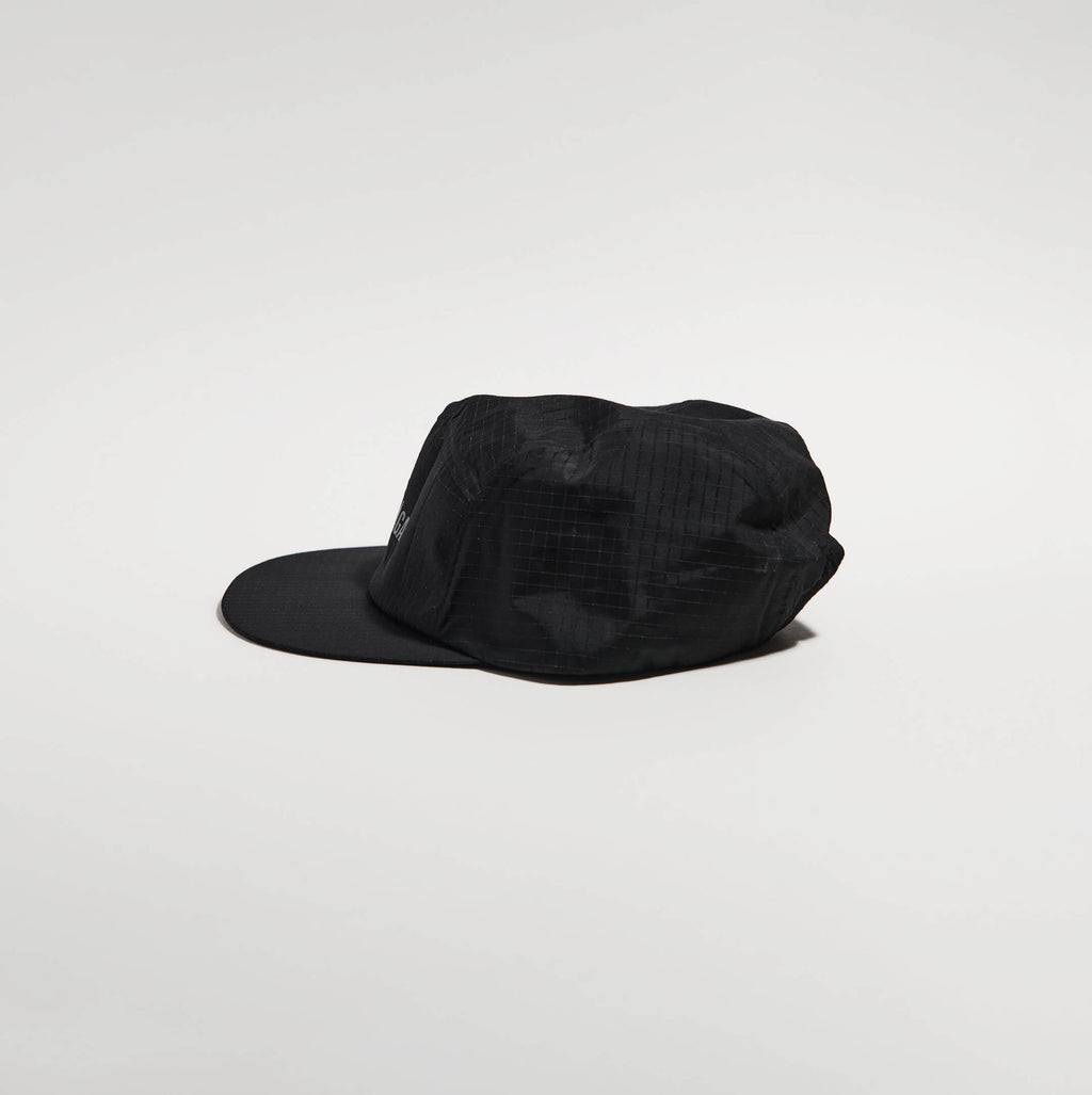 Night Club Cap 2.0 - Black — VÅGA running cap — back view (2)