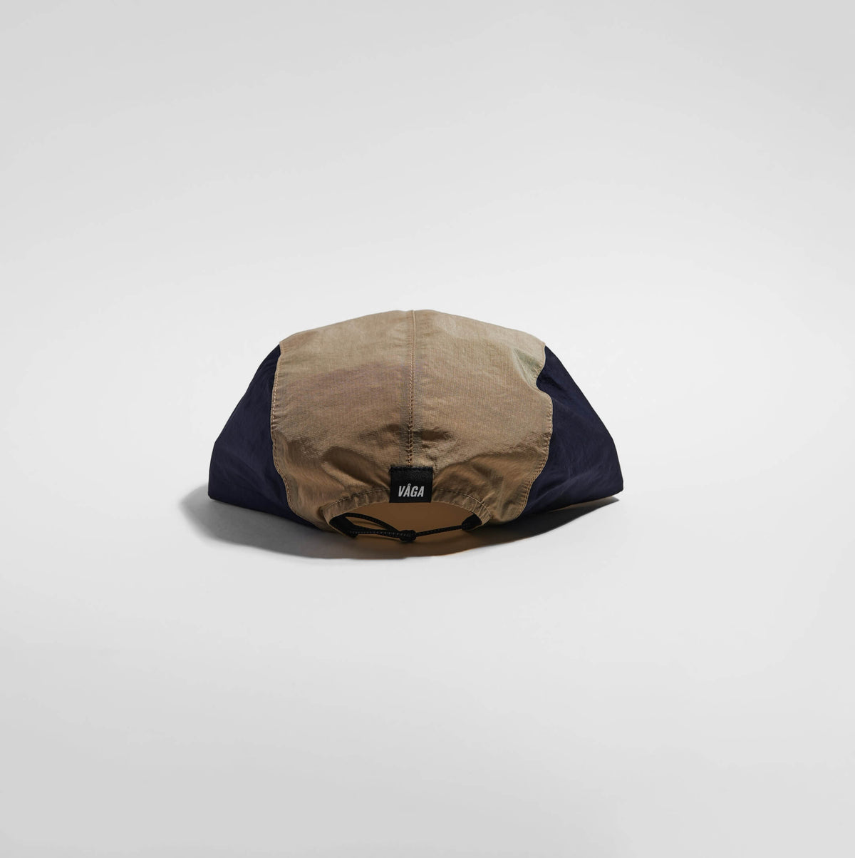 Pacer Cap - Navy Blue / Utility Green / Taupe — VÅGA running cap — back