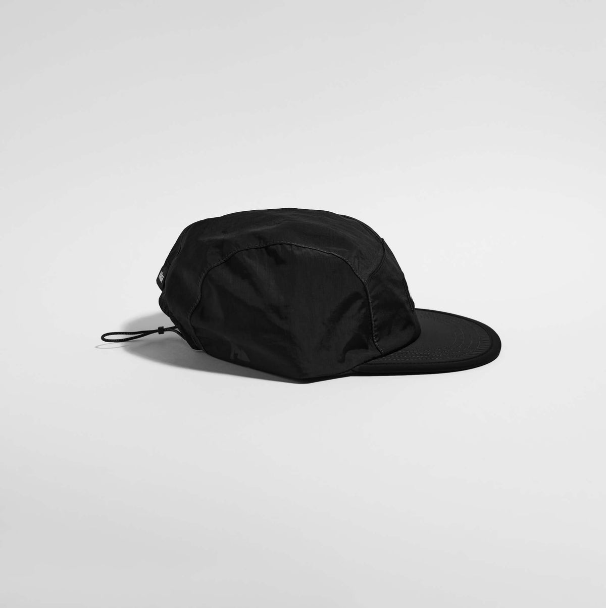 Pacer Cap - Storm Black — VÅGA running cap — side
